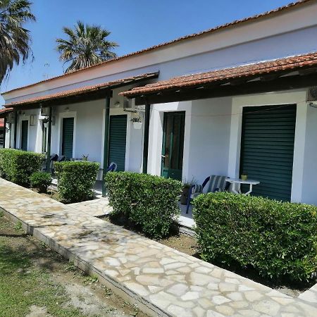 קאבוס Charming Beach Studios מראה חיצוני תמונה