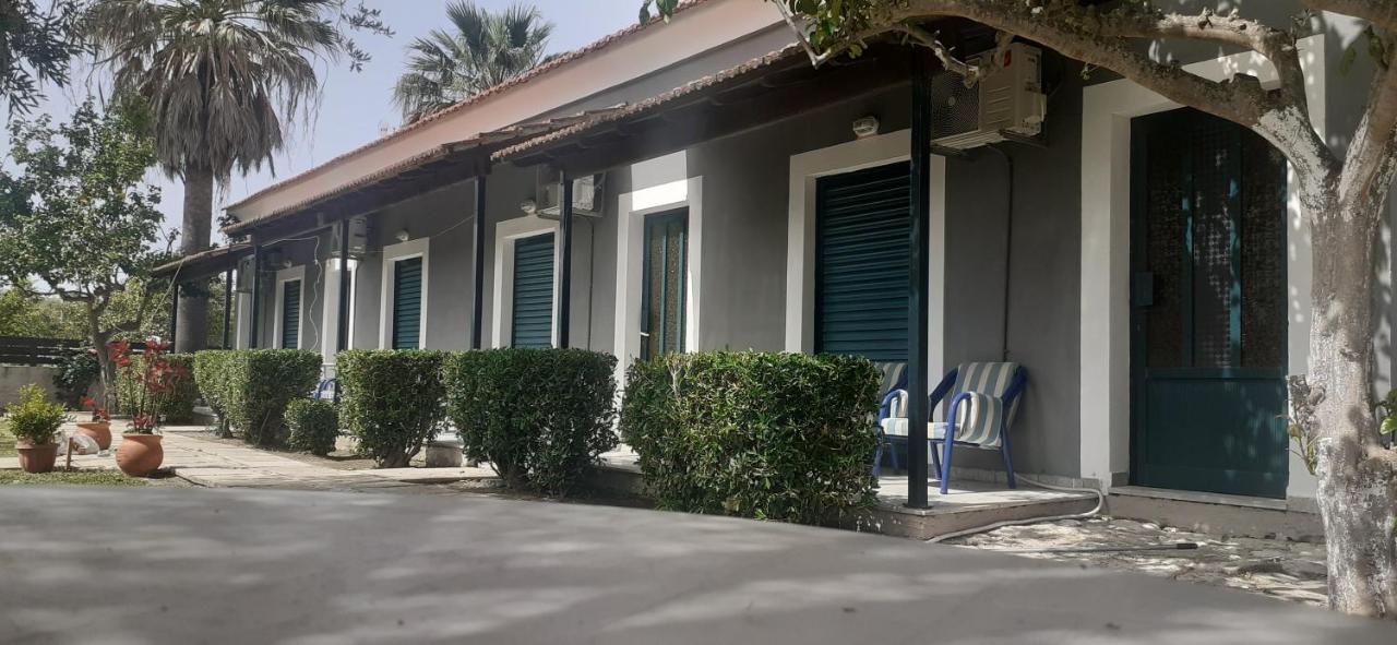 קאבוס Charming Beach Studios מראה חיצוני תמונה